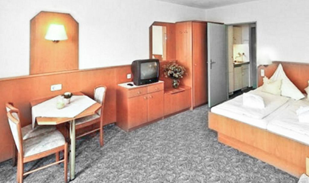 Almberg Hotel 3*