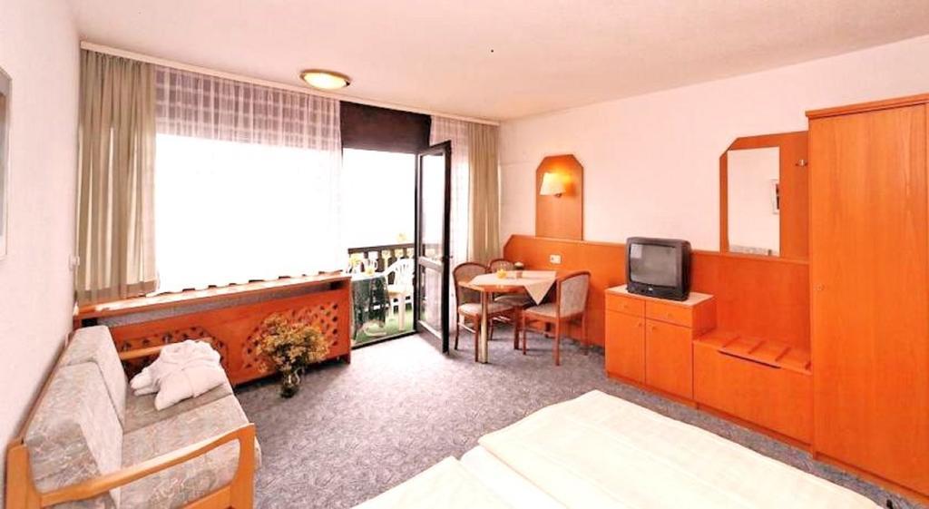 Almberg Hotel